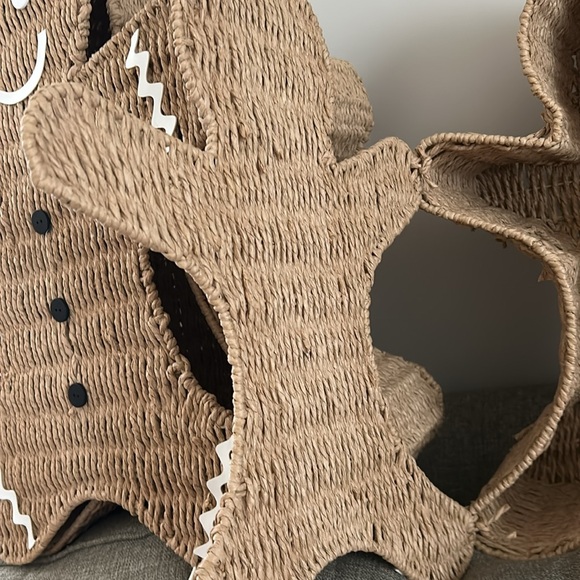 Gingerbread Wicker Baskets - Picture 6 of 16